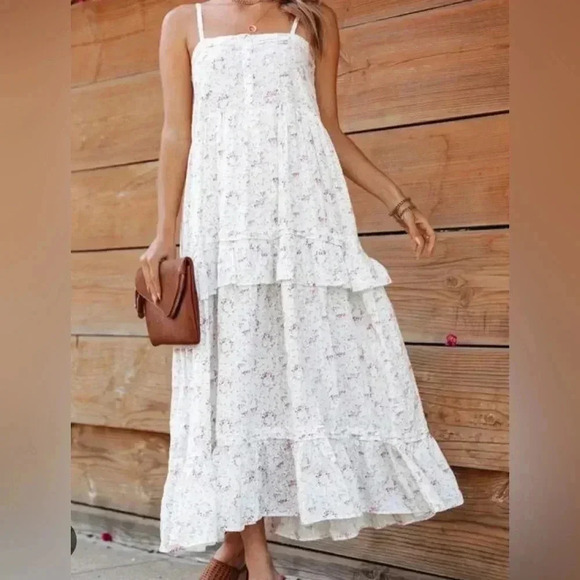 Vici Secret Garden Swiss dot floral Tiered button maxi M - Picture 2 of 5